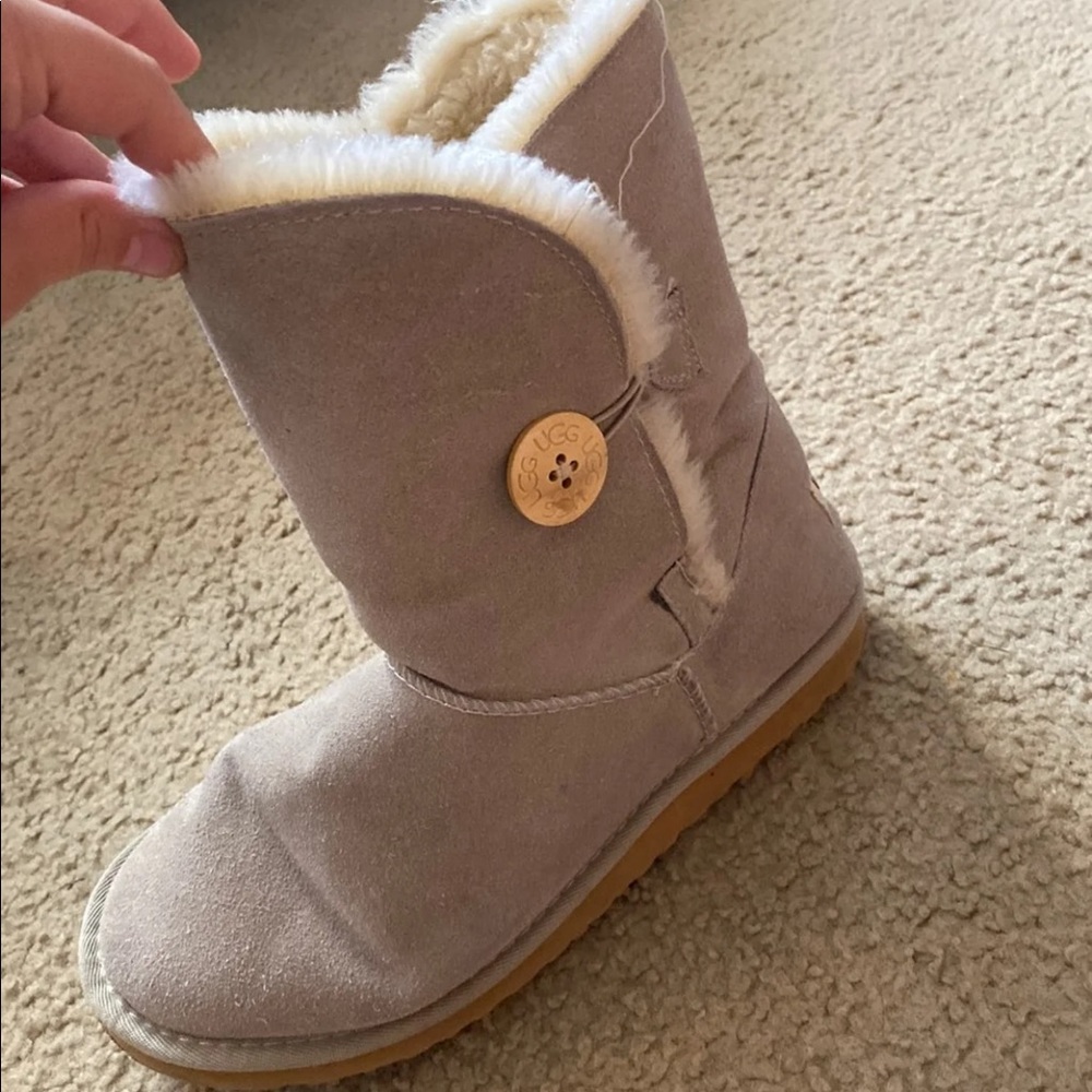 UGG Australia Boots - Picture 2 of 8